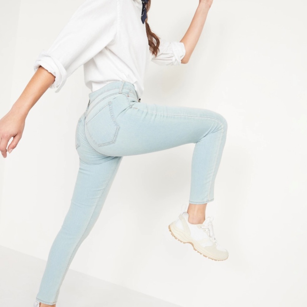 Old Navy Skinny Jeans Mid Rise Light Wash Size 2